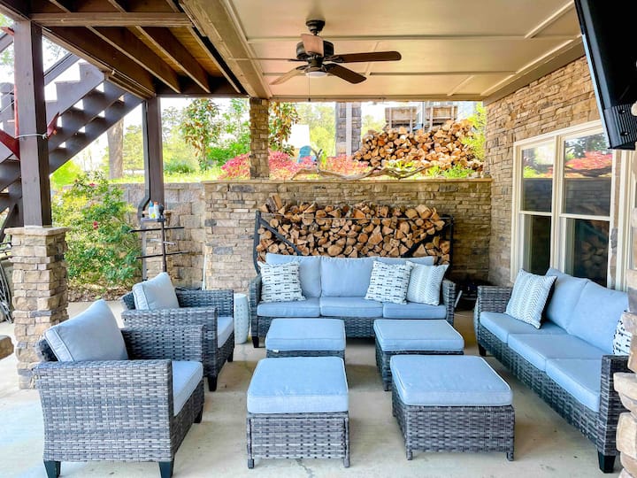 Smith Lake home with beautiful view!