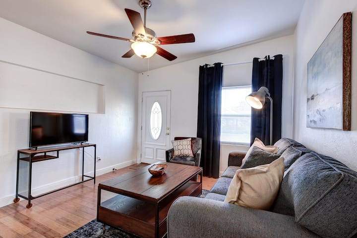Comfortable, Relaxing 3/1 And Minutes From Airport - Orlando, FL