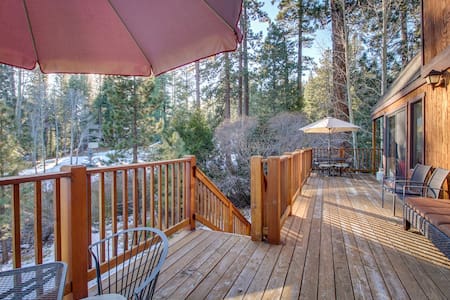 Lovely home w/ private deck & lake/mountain views - walk to golf, beach & town!