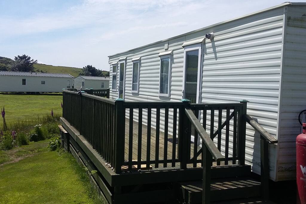 Ty-Bay Caravan and decking area