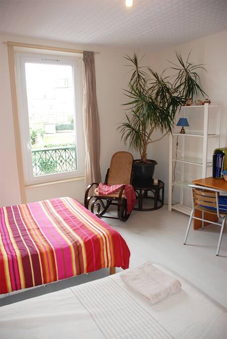 La chambre, avec beaucoup d'espace