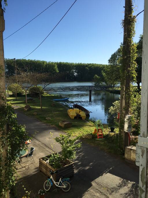 vue depuis cette chambre, l'estey et la garonne, la passerelle piétonne
