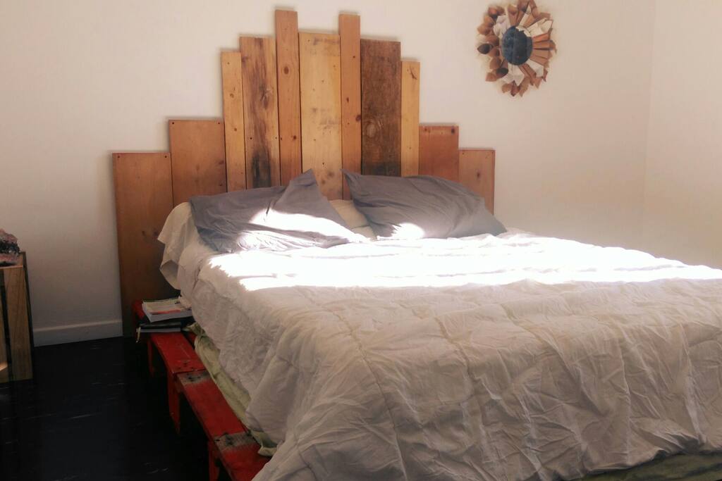 une grande chambre de 14m2