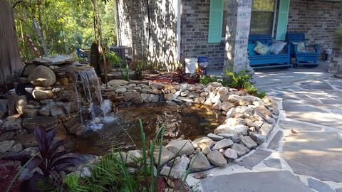 Tropical Oasis, Graveline Bayou/across street Gulf