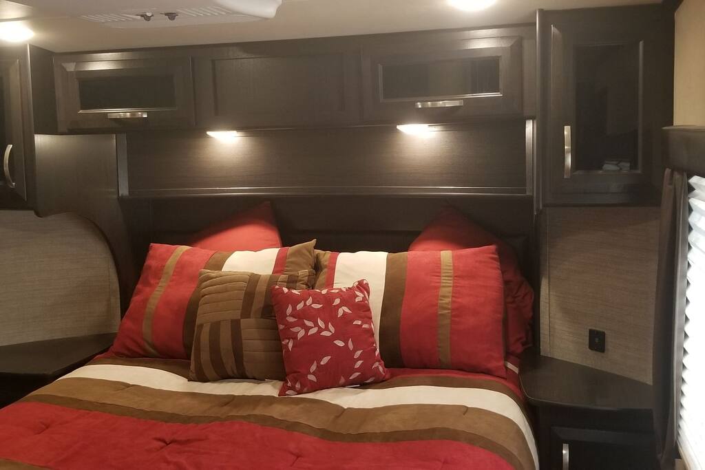 Master Queen Bed