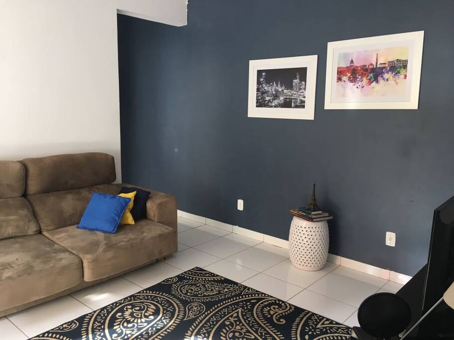 sala com TV