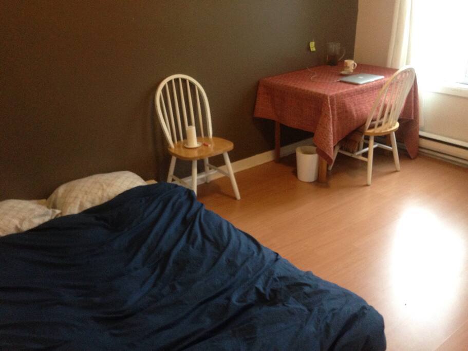 Queen size Bedroom