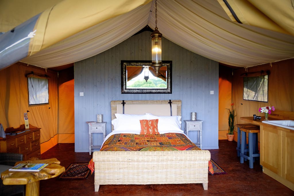 King size bed