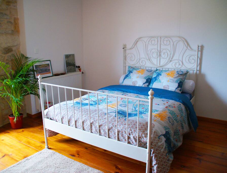 Cette chambre dispose d'un coin bureau pour les gens d'affaires !