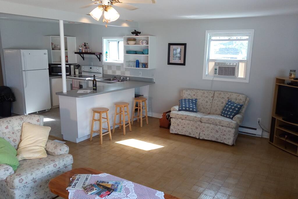 plenty of room for up to 6 guests.