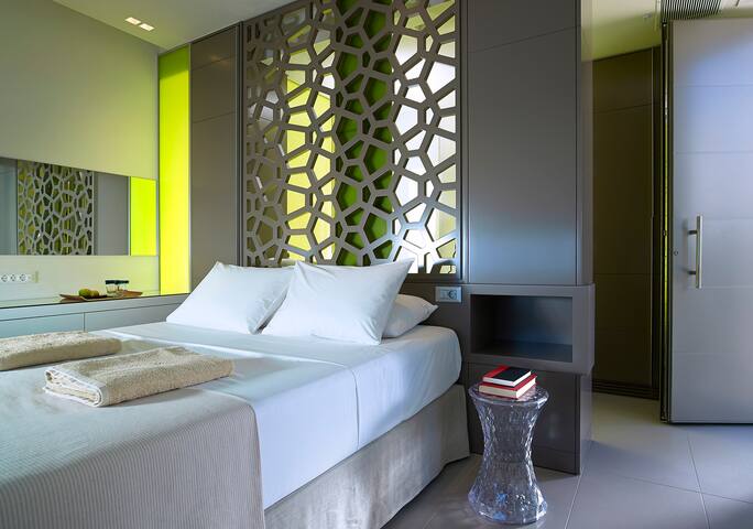 Signature architecture 3 bedroom villa Kissamos gallery image 3