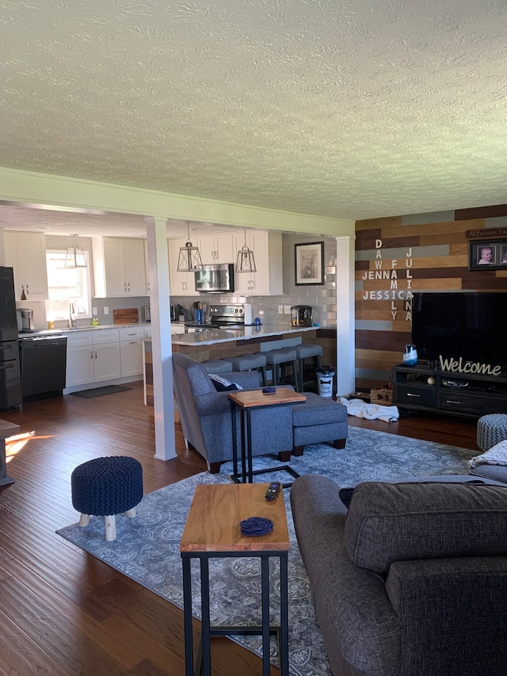 Home Away From Home, Great For Family Gatherings! - Ithaca, NY