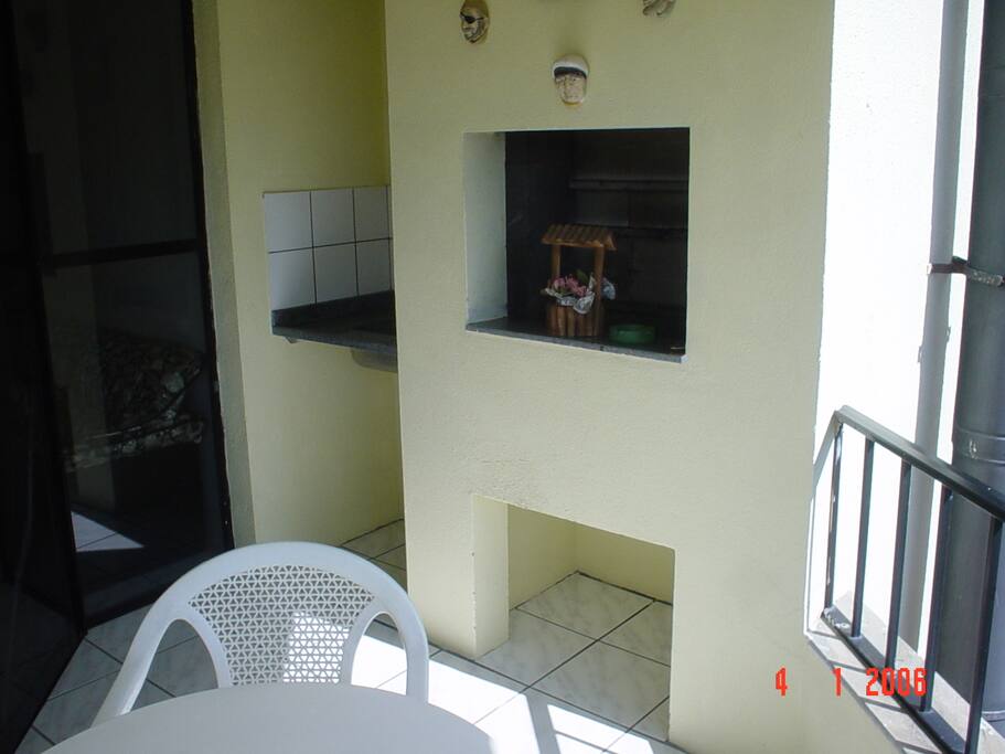 Sacada com churrasqueira