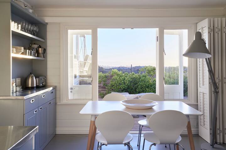 Chapman’s Beachhouse – on the dunes with sea views gallery image 2