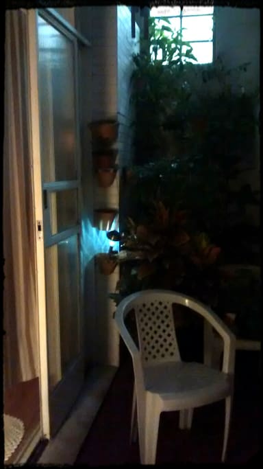 Quintalzinho para descansar depois de caminhar muito.