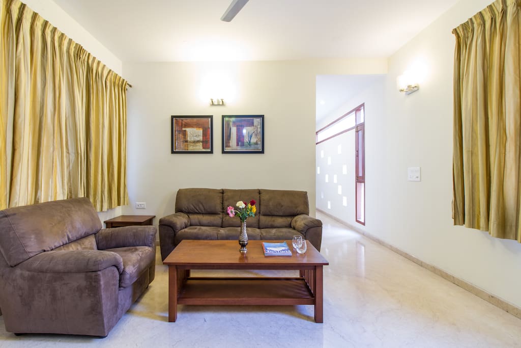 Living room on the middle floor