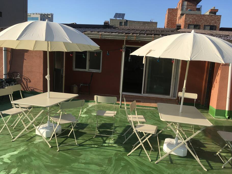 Rooftop garden (4th floor)