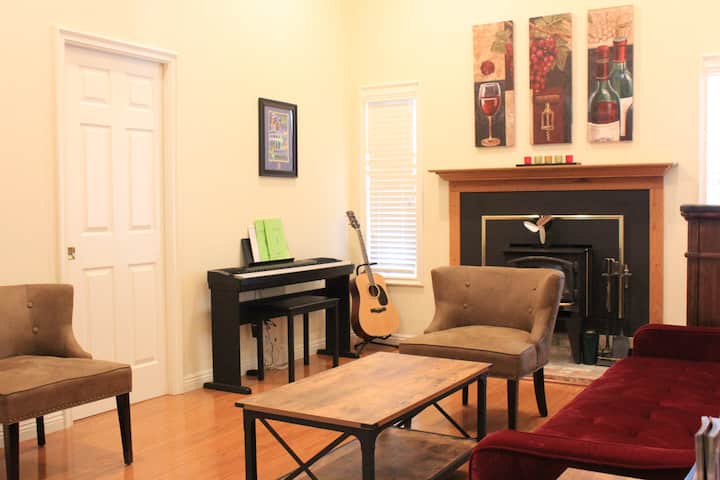 Walk To Wineries/ 
Pool, Spa & Game Resort/10p - Temecula, CA