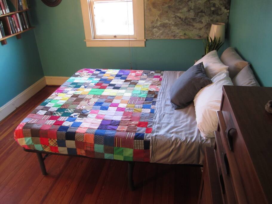 Queen room - so cozy!