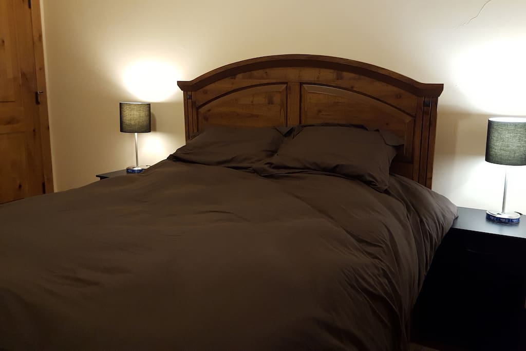 Queen Bed with night stands