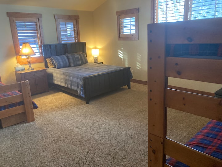 Upper Level Bedroom 1