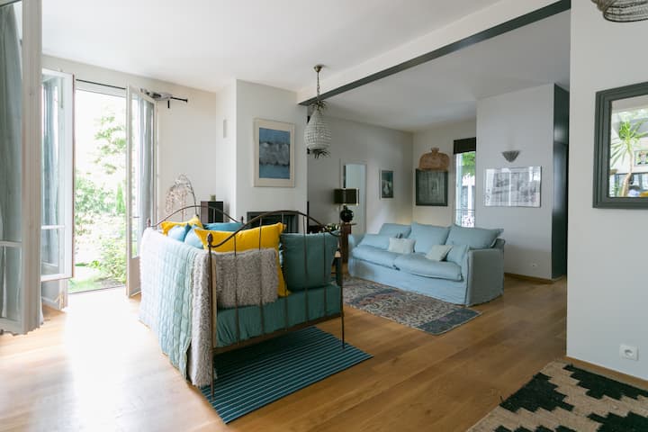 Grande Maison Avec Piscine/ Jardin (Près Du Métro) - Paris