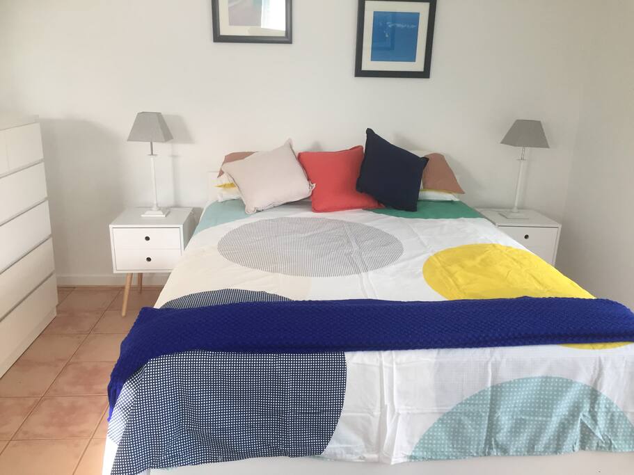 Queen bed