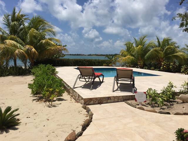 Gold Standard private house on Aurora Beach gallery image 4