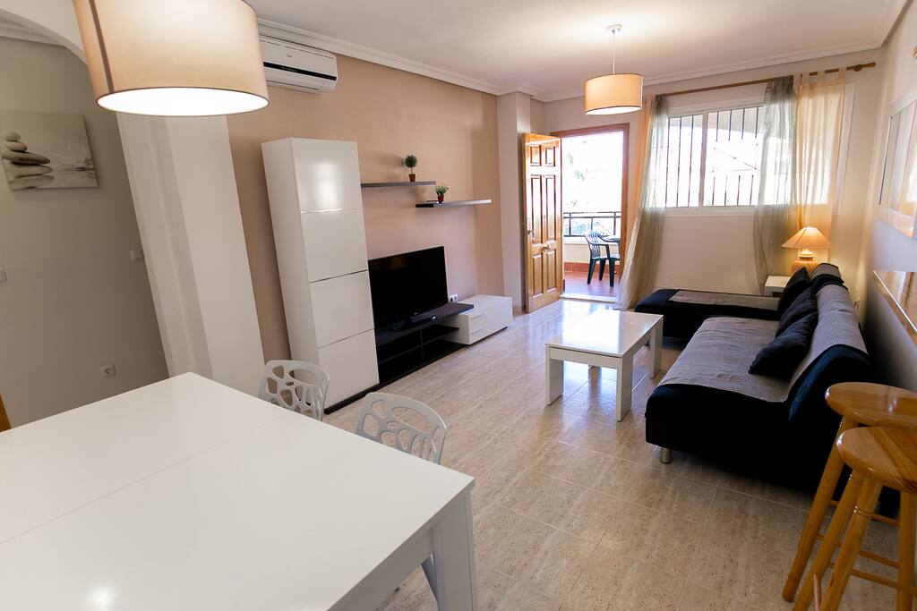 24 metros salón. 24 sqm. living room.