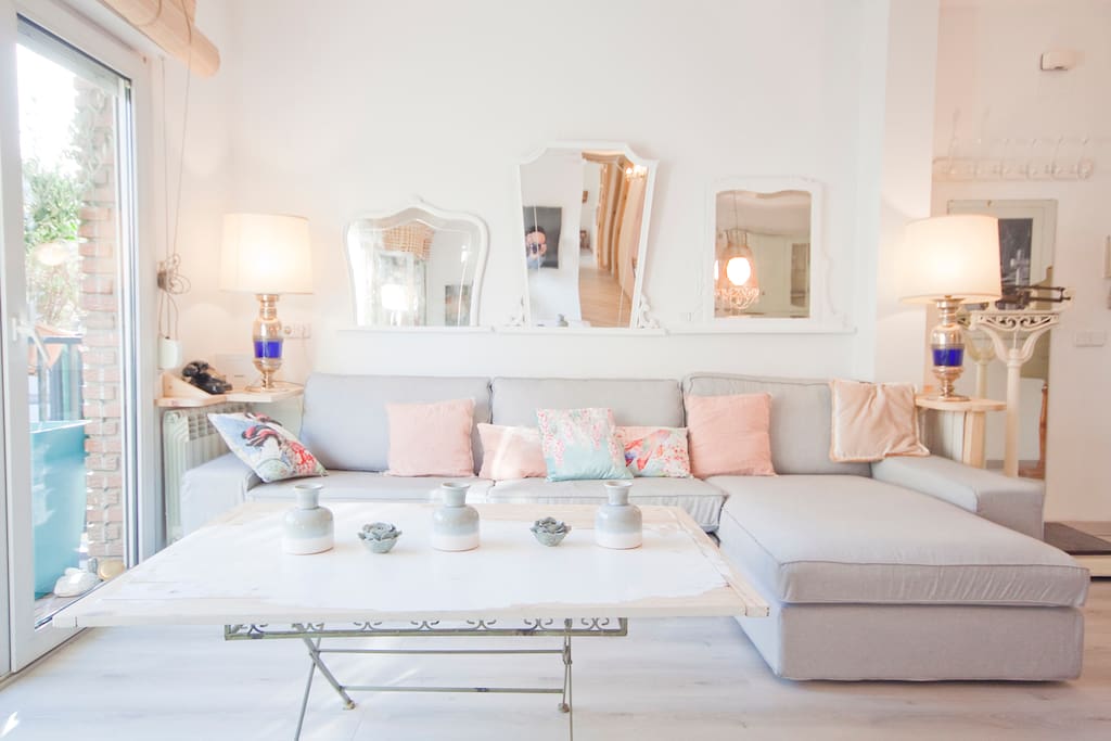 Spacious living room with balcony