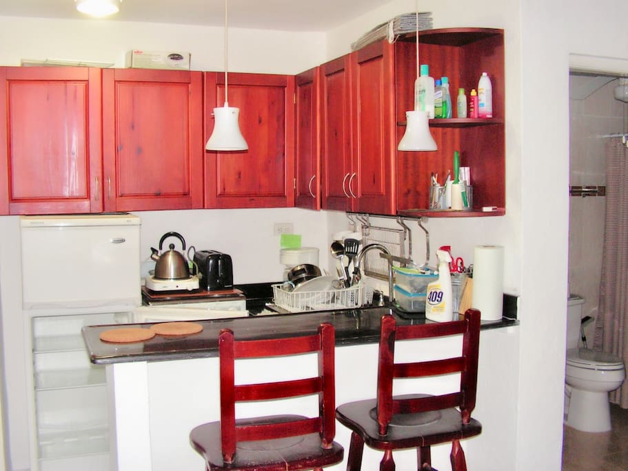 The kitchenette is suitable for cooking and morning breakfasts.
