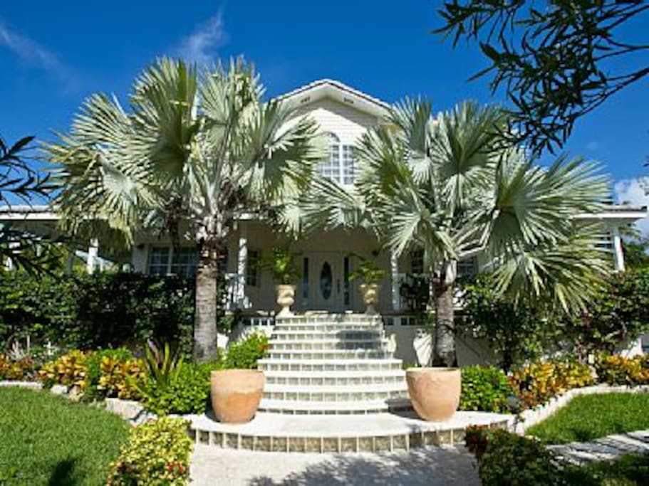 Front entryway to house