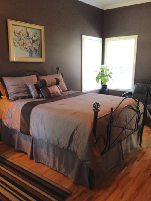 Brand new 18 inch deep pocket comfy queen size bed