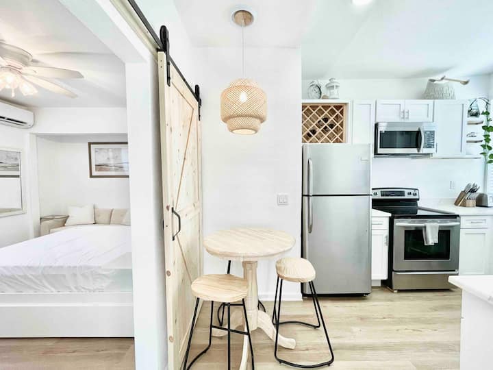 Upham Beach Park Vacation Rentals with a Patio St. Pete Beach, FL