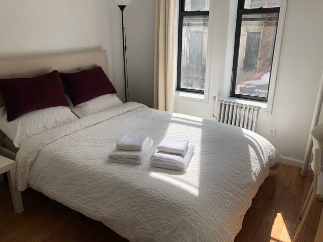 Sunny room in Downtown NYC, Two Bridges, Chinatown