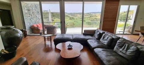 Villa With a View ,Private pool-2km to beach