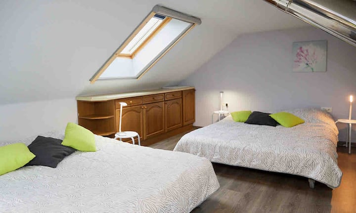 2. spavaća soba na prvom katu s 2 bračna kreveta