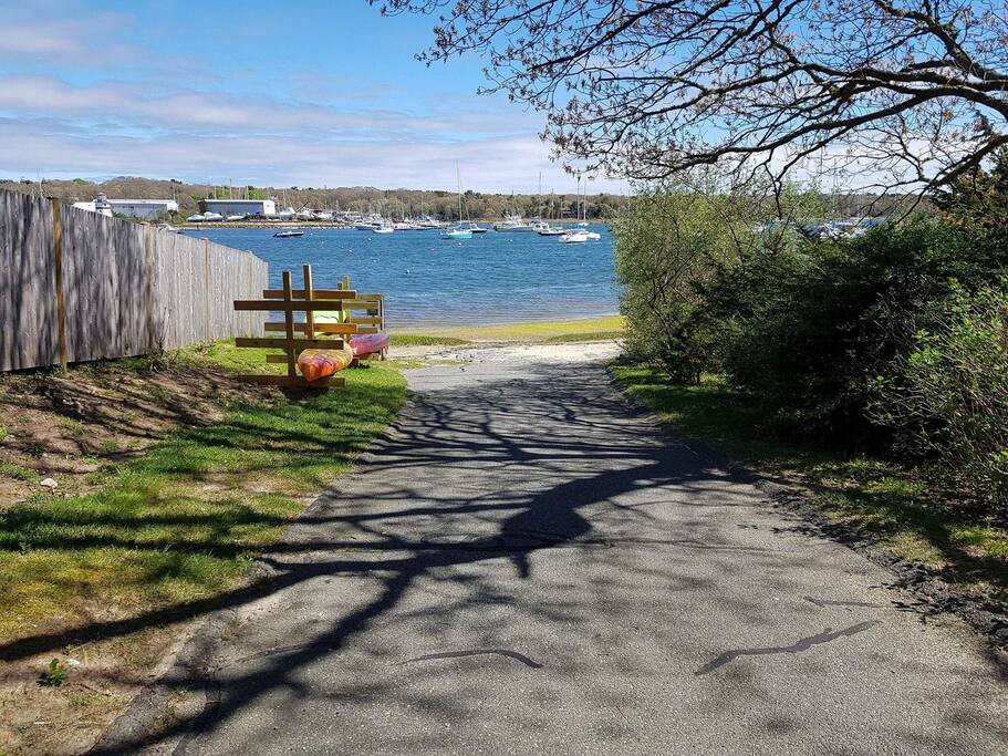 Foot path to the beach
