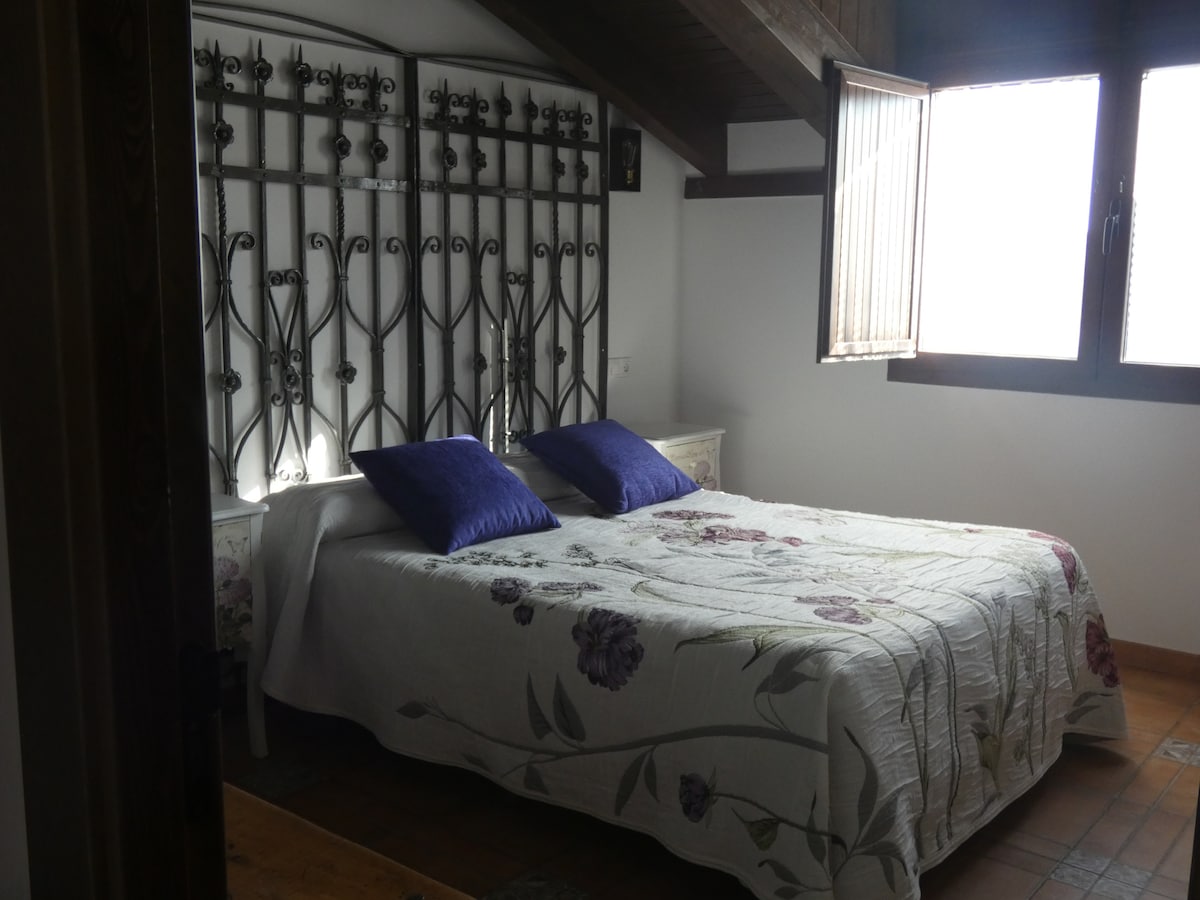 LAGAR II Romantic weekend with jacuzzi 2