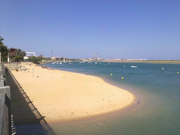 Piso Buen Precio Verano.puerto Real.- - San Fernando, España