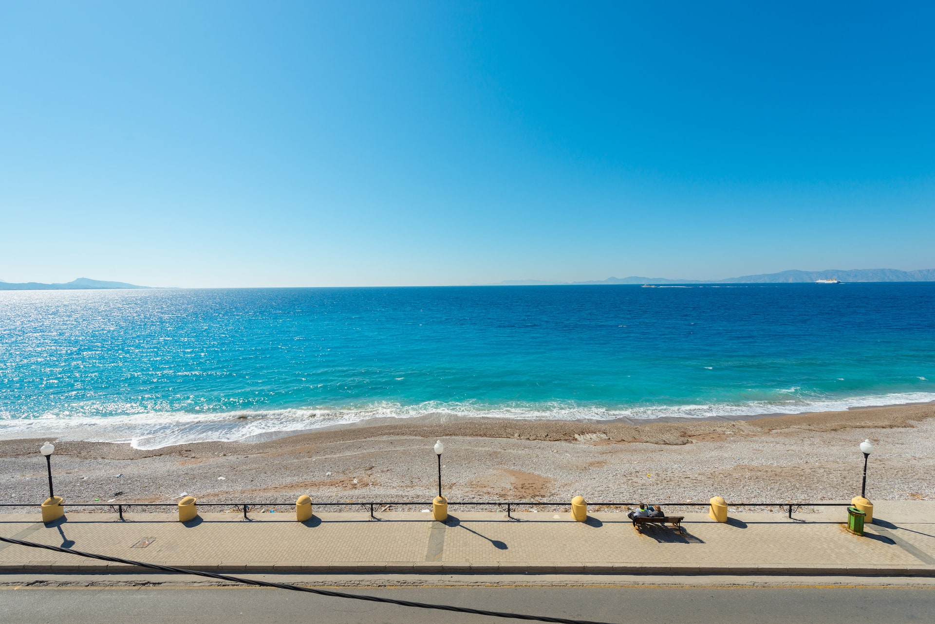Central 1bedroom apt by the sea
