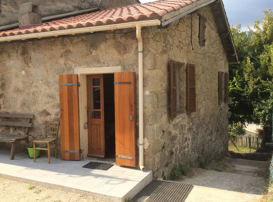 Entrée rez-de-chaussée supérieur