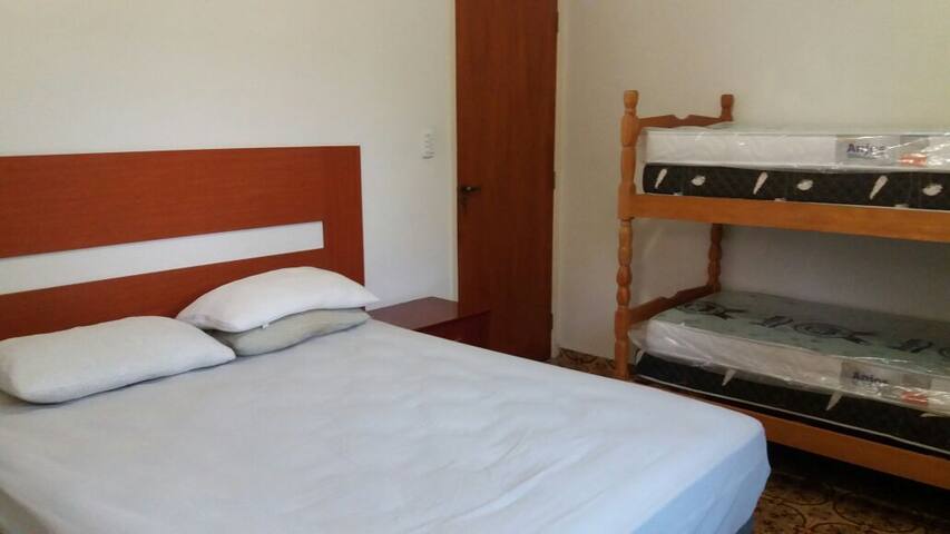 Praia Grande a 1 quarteirão (70 metros) da praia