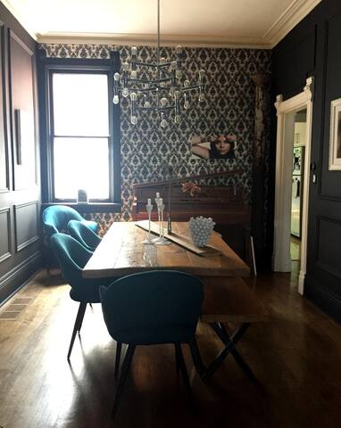 Gorgeous Renovated Victorian Roncesvalles Village gallery image 5