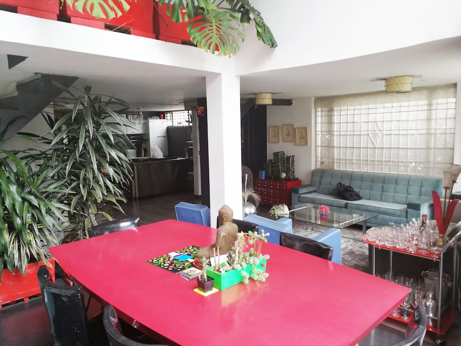 Primer piso - Comedor, salón, cocina y baño