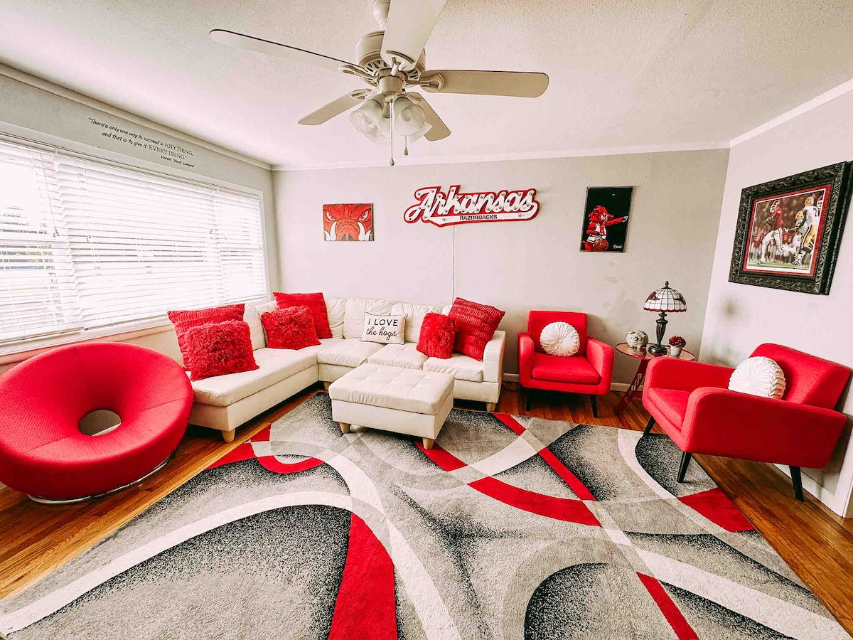 Hog House! Great for Razorback Games! Sleeps 11! - Houses for Rent in ...