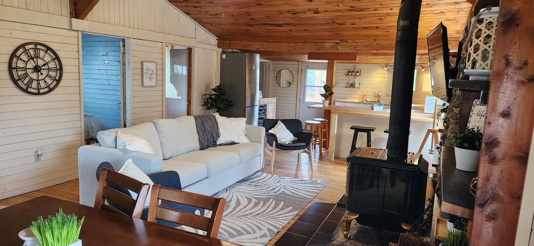 Parlee beach Fourth Ave cottage gallery image 3