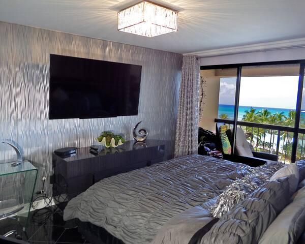 New Reno!! Direct Oceanfront @ Waikiki Beach Tower gallery image 5