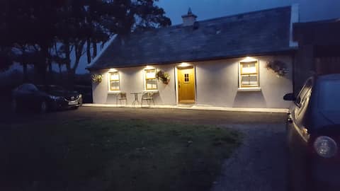 Cosy Cottage for One/Two 2km from Sea at Aughris