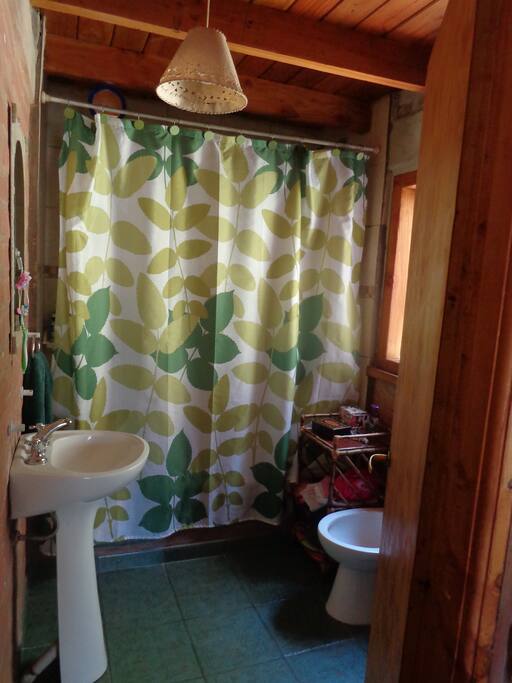 Baño de planta alta- completo